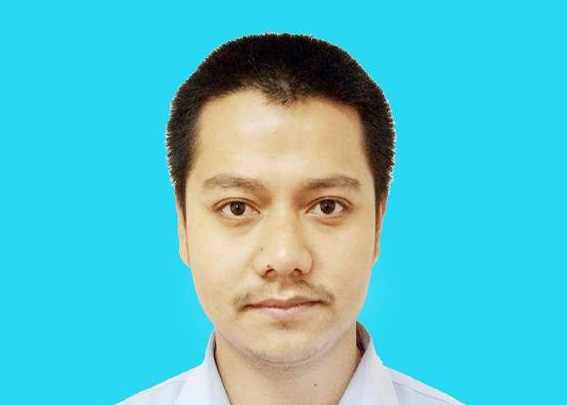 #Uyghur doctor Lokmanjan Memtimin  洛克曼江 · 买买提明 was last heard from over a phone call in August 2016 to his sister. She believes a police officer stood next to him as he said: “we have big problems, we can’t contact you anymore, we can’t speak.”

xinjiang.amnesty.org/index.html#cas…