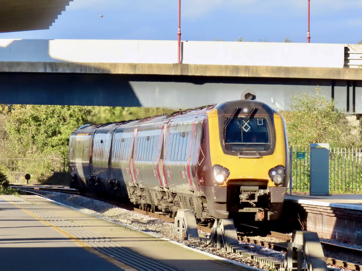HiPa125's tweet image. CrossCountry #Class221 221120 #SuperVoyager working Britain’s longest journey, 1V60 0820 Aberdeen &amp;gt; Penzance, arrives at Derby

👉🏽 amp.theguardian.com/travel/2022/ma…