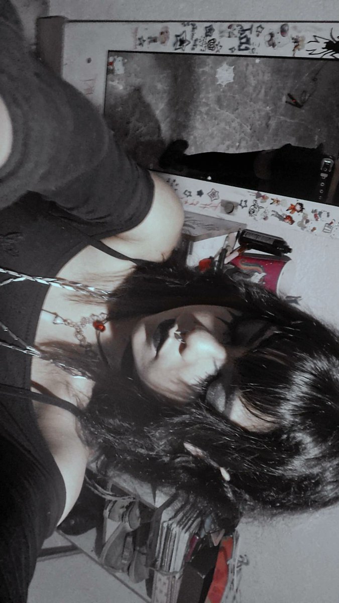 Daily Simon Gallup tweet media