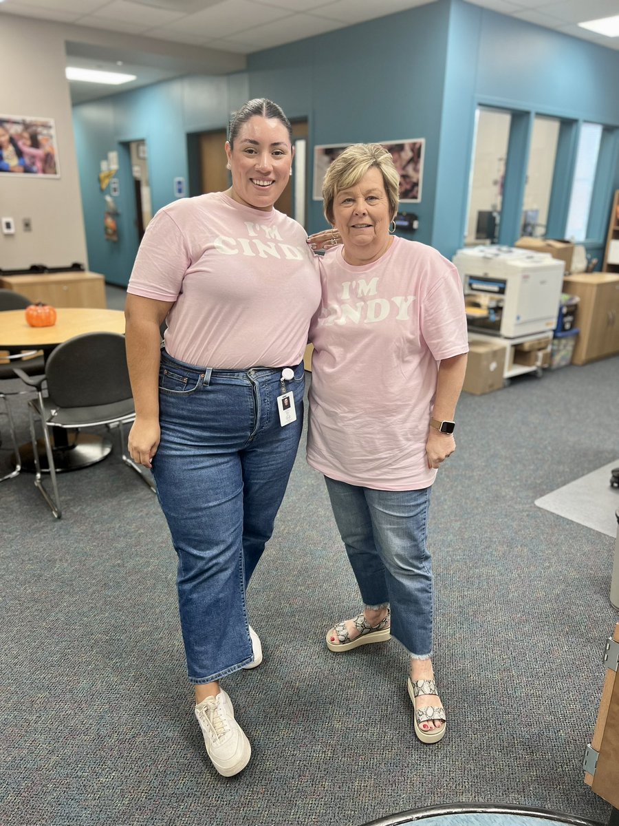 Red ribbon week day 2. Twining. #Matadormindset

Staff likes to dress also.