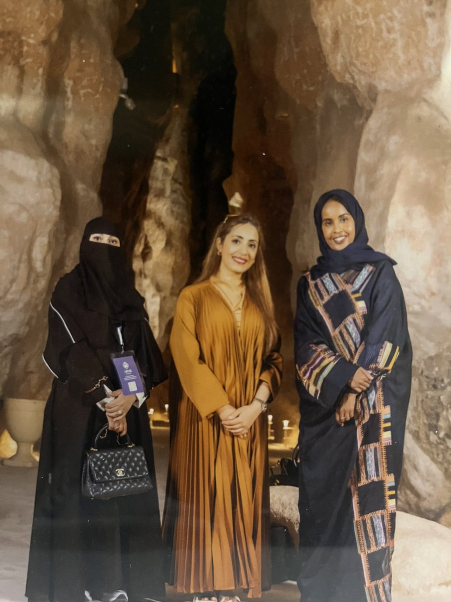 AlshamiAlanoud's tweet photo. Enjoyed the first day of the #APNC and the tour in the beautiful city of Alhasa. Connected with old colleagues 💞Thanks for the organising committee for their hospitality and for the beutiful night ! 🌷🌷 https://t.co/AJu5n3ULhr