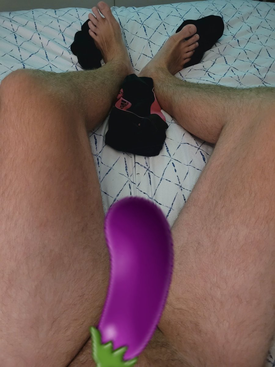 Relaxing time been on these feet all day #gayfeet #footfetish #welshgay #gayfetish #malefeet