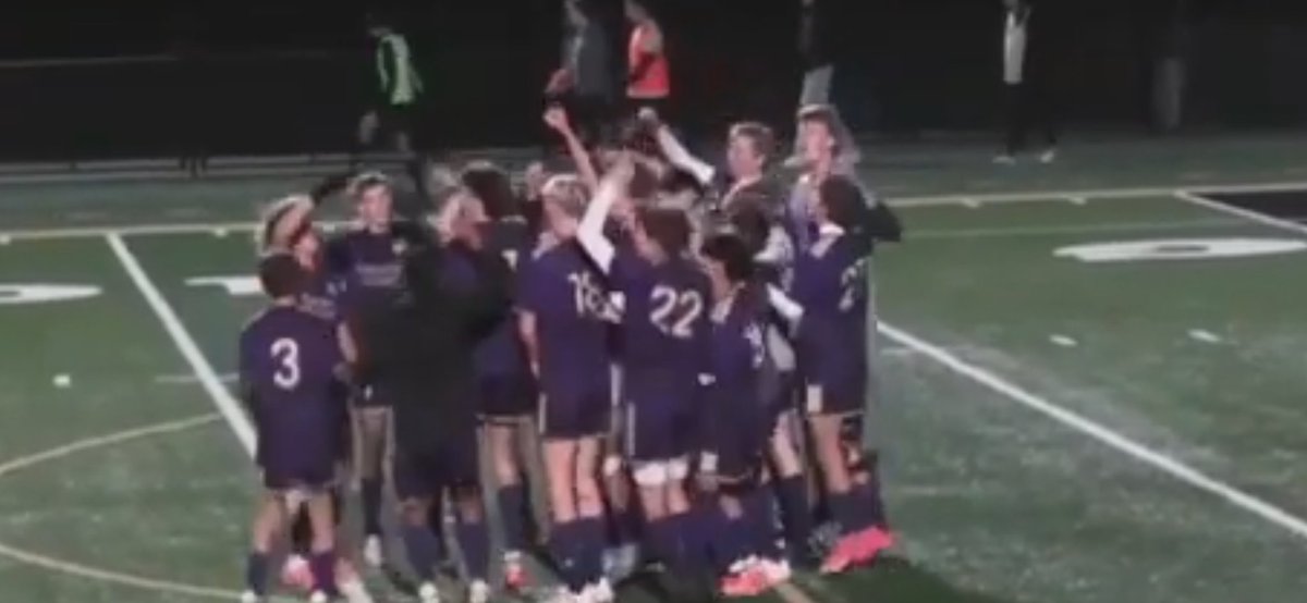 lewisfamfive's tweet photo. We will bring you the Jumpers 1st round of state tonight @ 7! @12thSports @ALaughlin2 @SHS__BoysSoccer https://t.co/qeqv6241bD https://t.co/SRSSHTeSx3