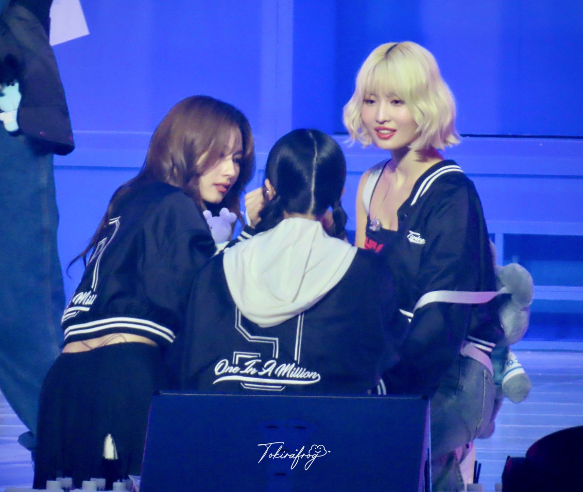 TOKIRAfrog's tweet photo. 241020 TWICE 9TH FANMEETING
HOME 9ROUND 

ㅠㅠ

#MOMO #SANA #DAHYUN #SAIDA #사나 #다현 #모모 #TWICE #사이다 https://t.co/5ENhkbbGh1