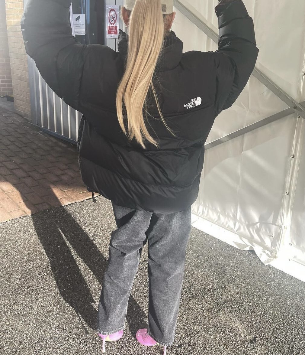 theegrandeheels's tweet image. ariana grande with a long ponytail in new photo