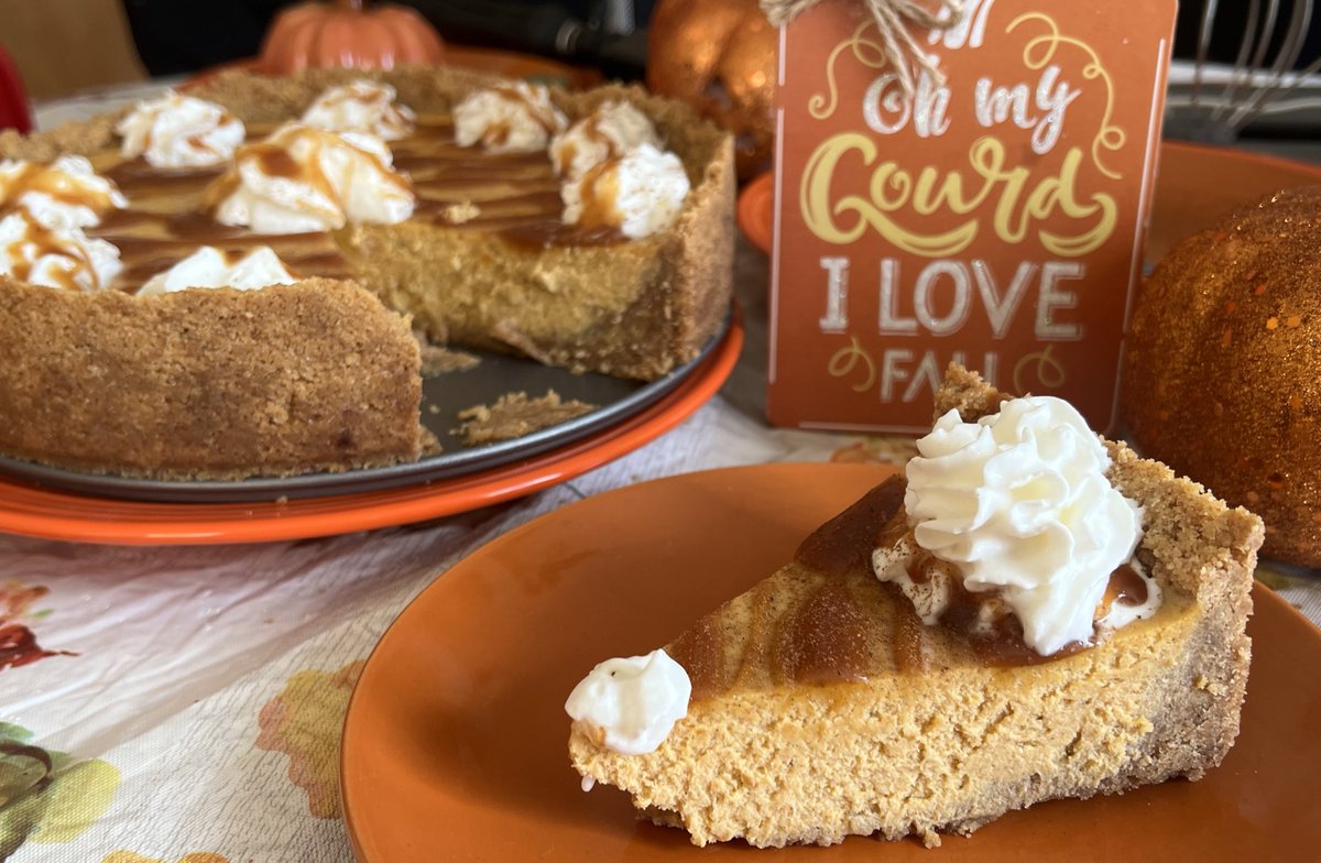 KitchenTae's tweet image. Pumpkin Spice Latte Cheesecake 
🍰☕️