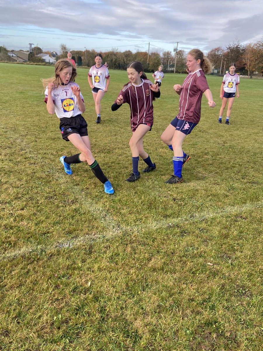 stjosephsborris's tweet photo. St Joseph's College began their 1st year girls soccer campaign away to Our Lady's Templemore today. St Joseph's players settled well with Sophie O Sullivan in sparkling form on the wing weaving her way through defenders to finish neatly after 7 minutes. https://t.co/XmdolSmSue