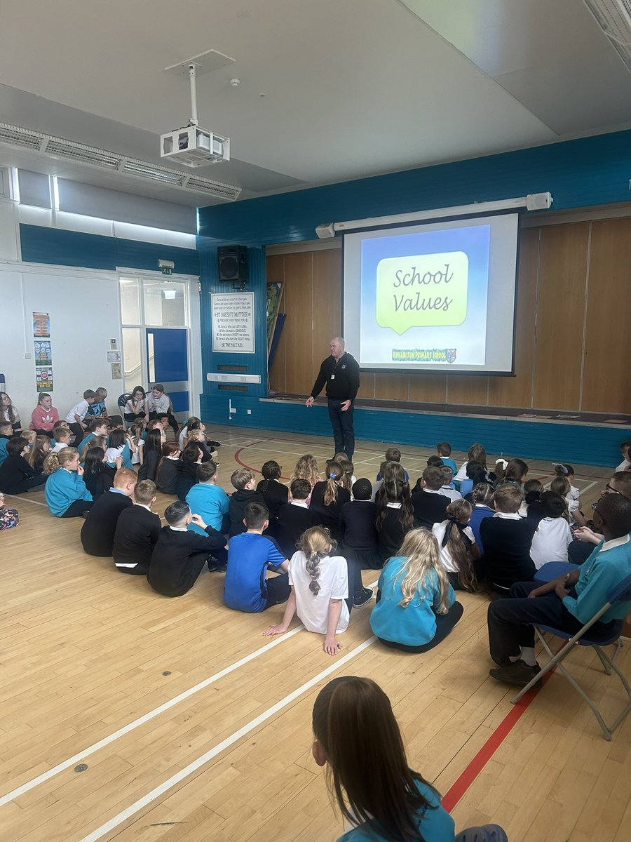 KincaidstonPS's tweet image. Our certificate winners today and lots of great discussions about voting for our new school values.After consultation with pupils,families and staff,we are now all voting for our favourite ones to make our final decision! #pupilvoice #community #schoolvalues