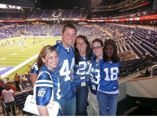 peppylehue's tweet photo. @JimIrsay I’m always having to photoshop myself in 😤!! Please let me, my daughter and my nieces be there in person for a change! (Photo circa 2008) #ForTheShoe https://t.co/PnsTelXrDn
