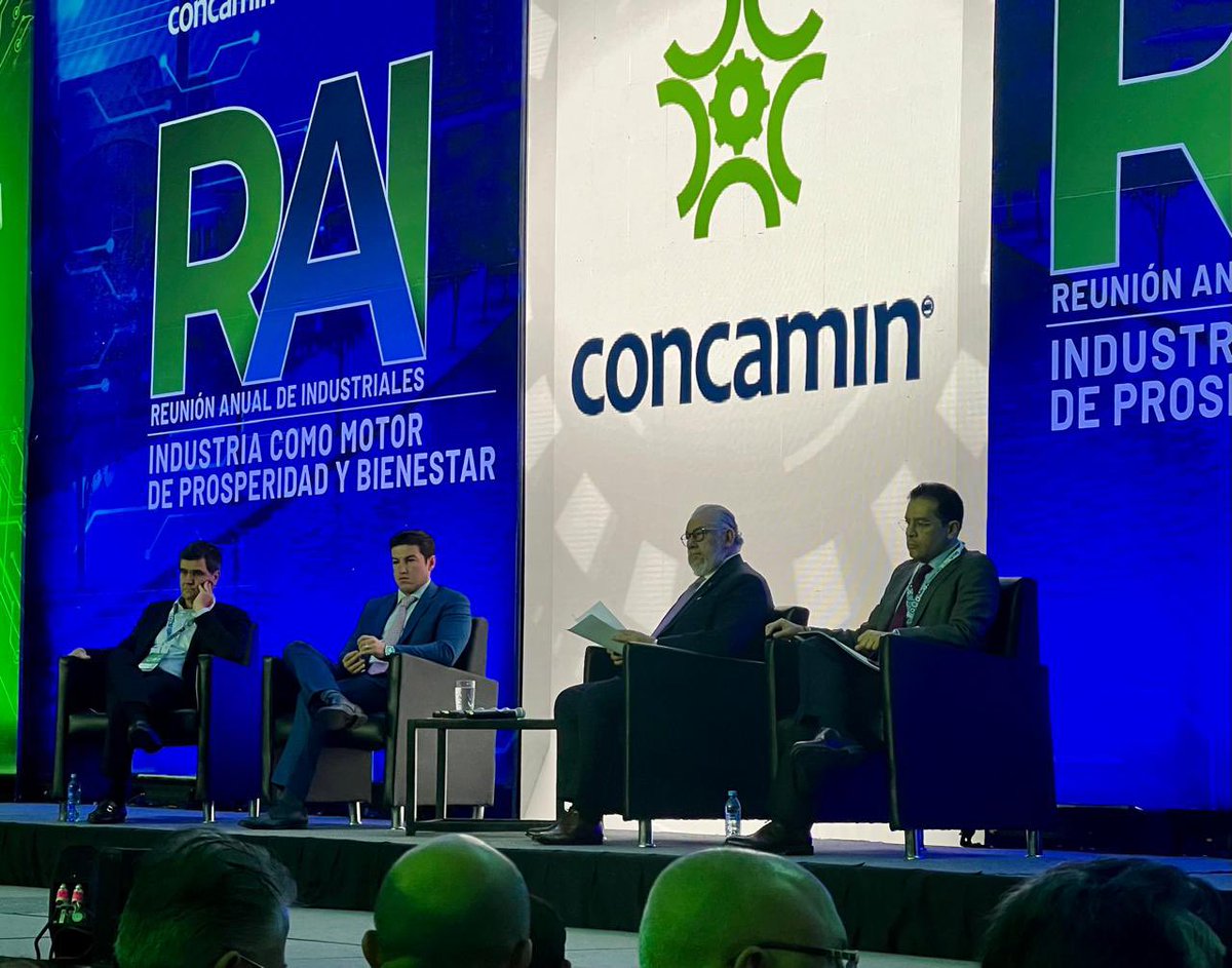 LuisAntoRamirez's tweet photo. En #Monterrey NL, participé en la “Reunión Anual de Industriales” organizado por la @CONCAMIN; hablamos sobre las oportunidades que tienen las #Pymes para integrarse a las cadenas de valor. Agradezco a @AMalagonB por la invitación. @Claudiashein @R_Ramirez_O @NafinOficial https://t.co/ZpiizVoS0h