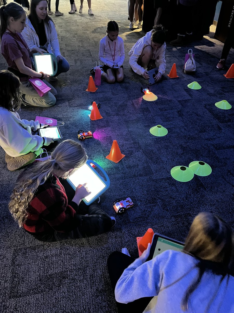 mrsemilybyers's tweet image. Coding, design thinking - our @canaan_middle students experienced it all at @awscloudGirls&apos; Tech Day. Hearing career journeys from leading women in tech was so empowering for their future STEAM paths. Thank you #AWSInCommunities for a great Girls’ Tech Day!