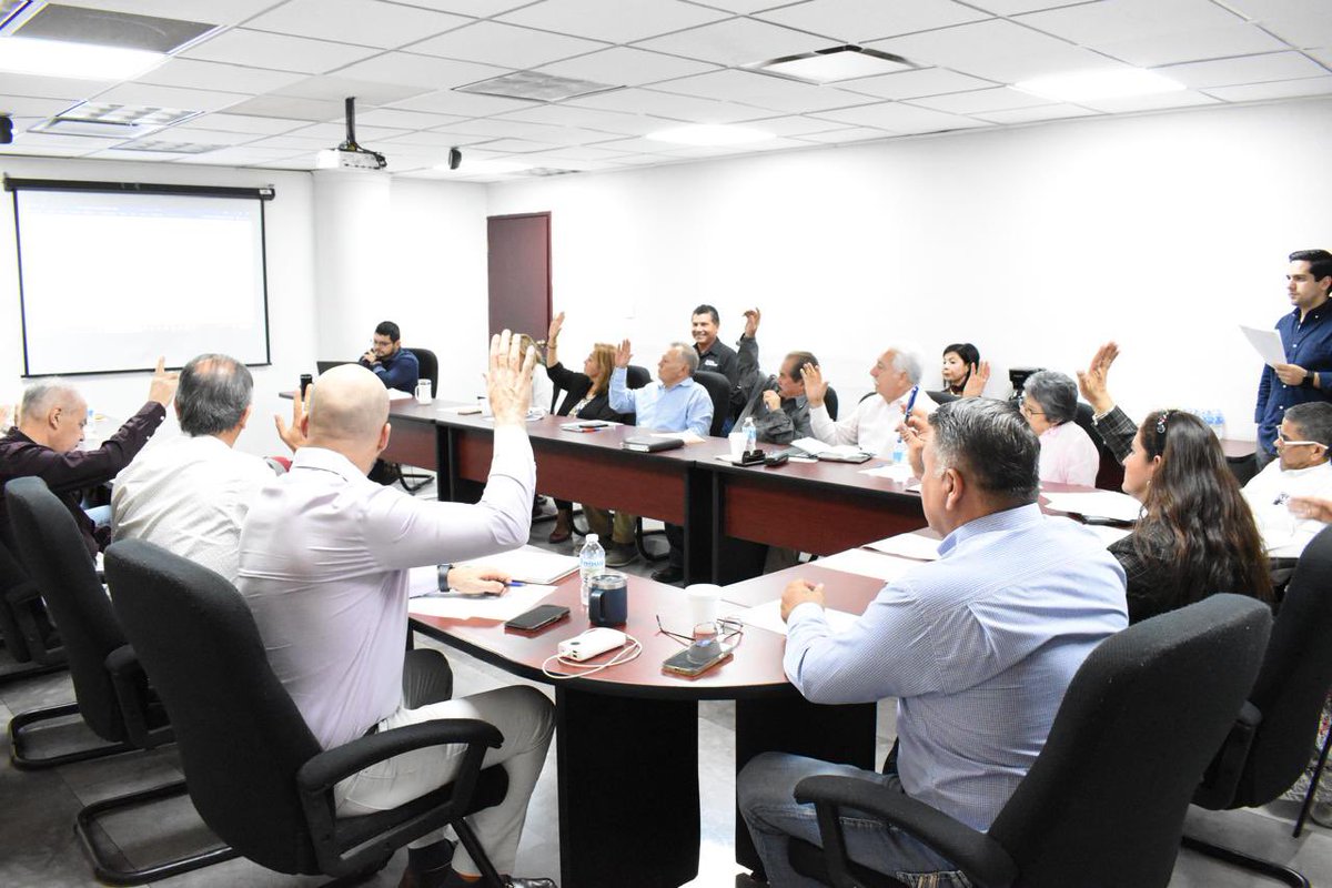 CelidaLopezc's tweet photo. Presidí la sesión del #FOFAES.
Seguiremos trabajando en equipo en beneficio de los sectores primarios de nuestro Estado. Bonito día. ❤️ https://t.co/46nPWnMSjn