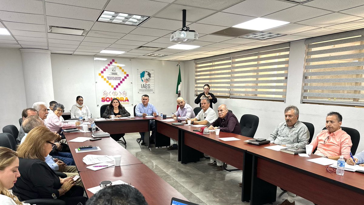 CelidaLopezc's tweet photo. Presidí la sesión del #FOFAES.
Seguiremos trabajando en equipo en beneficio de los sectores primarios de nuestro Estado. Bonito día. ❤️ https://t.co/46nPWnMSjn