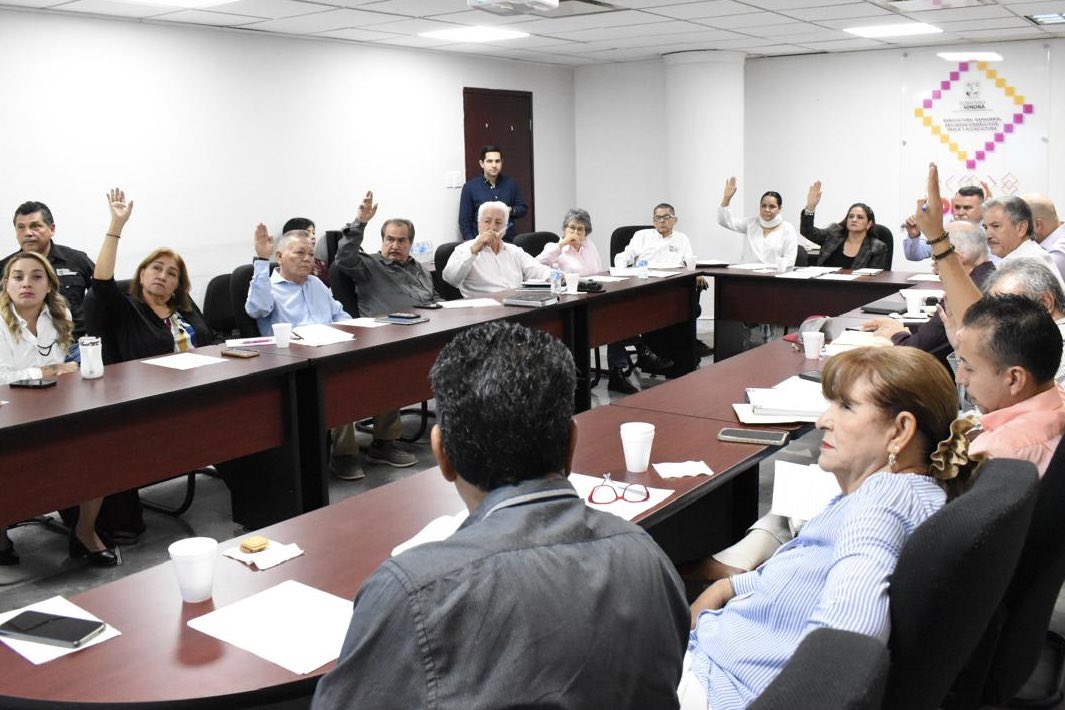 CelidaLopezc's tweet photo. Presidí la sesión del #FOFAES.
Seguiremos trabajando en equipo en beneficio de los sectores primarios de nuestro Estado. Bonito día. ❤️ https://t.co/46nPWnMSjn