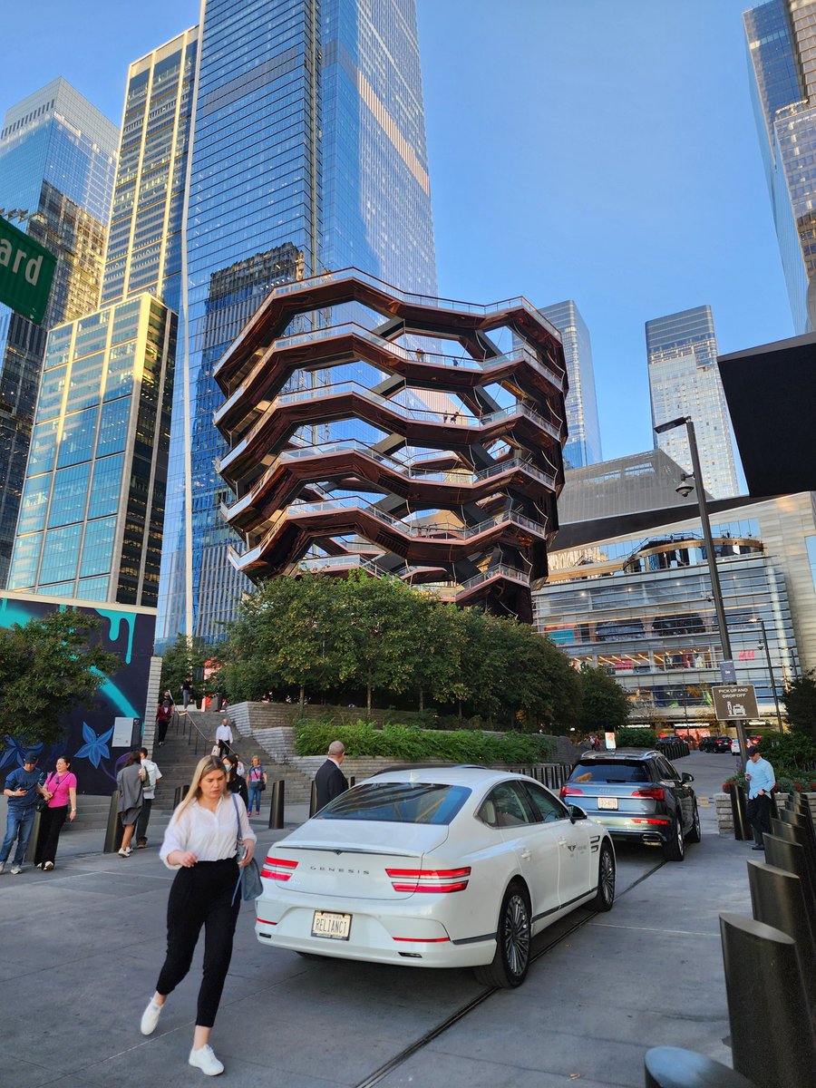 stanleymwc's tweet image. Lovely...they put up suicide nets at the #Vessel like iPhone factories in China... #NYCproblems