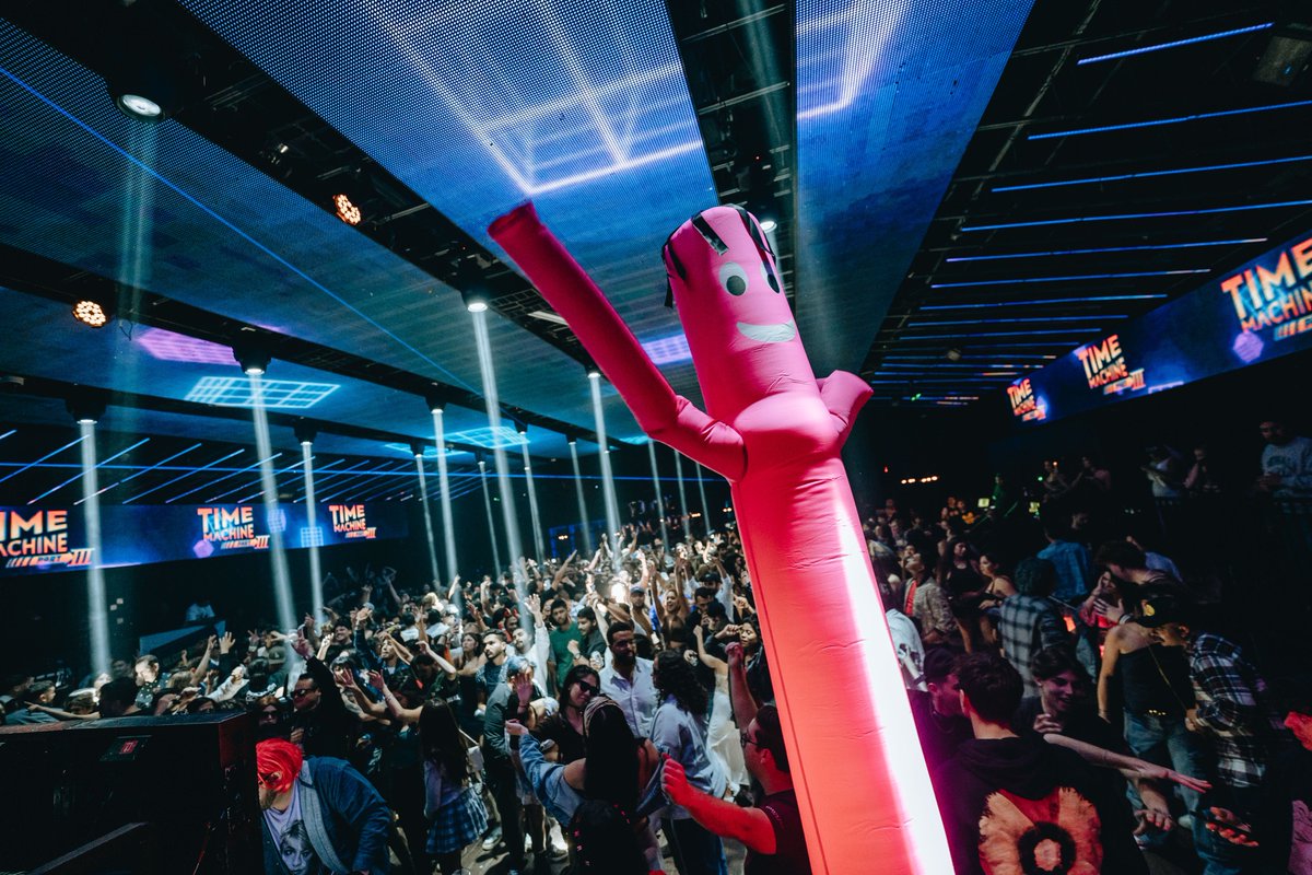 academy__la's tweet image. Unreal time throwing it back with you, LA! 💿🎶✨ Thanks for traveling through the 90s-2000s with us at @timemachine_la. 💜🦋

All photos are live, go find yourself! 🤳😍 → academy.la/gallery