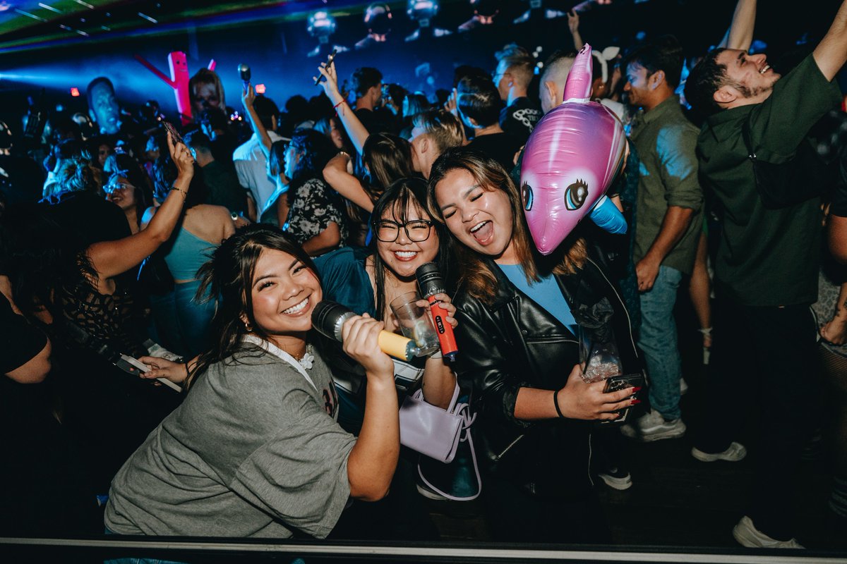 Unreal time throwing it back with you, LA! 💿🎶✨ Thanks for traveling through the 90s-2000s with us at <a href="/timemachine_la/">Time Machine</a>. 💜🦋

All photos are live, go find yourself! 🤳😍 → academy.la/gallery