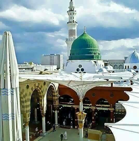 اللهم صل وسلم وبارك على حضرة حبيبك سيدنا ومولانا محمد وعلى آله الامين الجامع للكمالات الانسانية الواسع في المشاهد الروحية صلاة يقر نورها في اذني فلا تعصي ويقر نورها في عيني فلا تعصي ويقر نورها في لساني فلا تعصي ويقر نورها في قلبي فلا يعصي ويقر نورها في جسدي كله فلا يعصي *