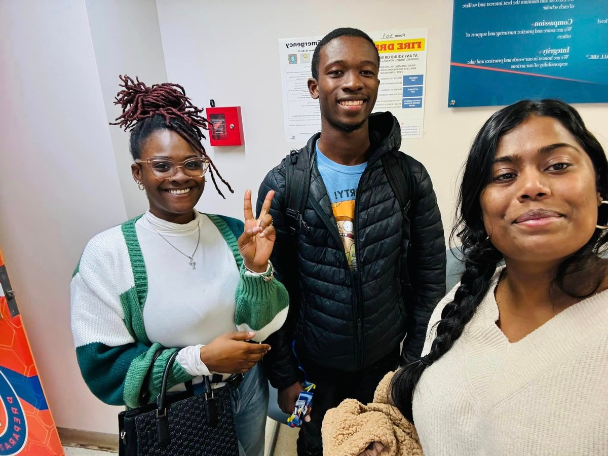 Leadersnyc's tweet photo. Busy day connecting with our students! 💫 Met Ally &amp; Christina at QHST, checked in with Saloni &amp; Jullian, visited Queens Prep, and caught up with Abdullah. Plus, great convo with Laura about upcoming workshops! 🌟 #TLNYC #LeadersInAction #SchoolVisits https://t.co/heutGYhNvk