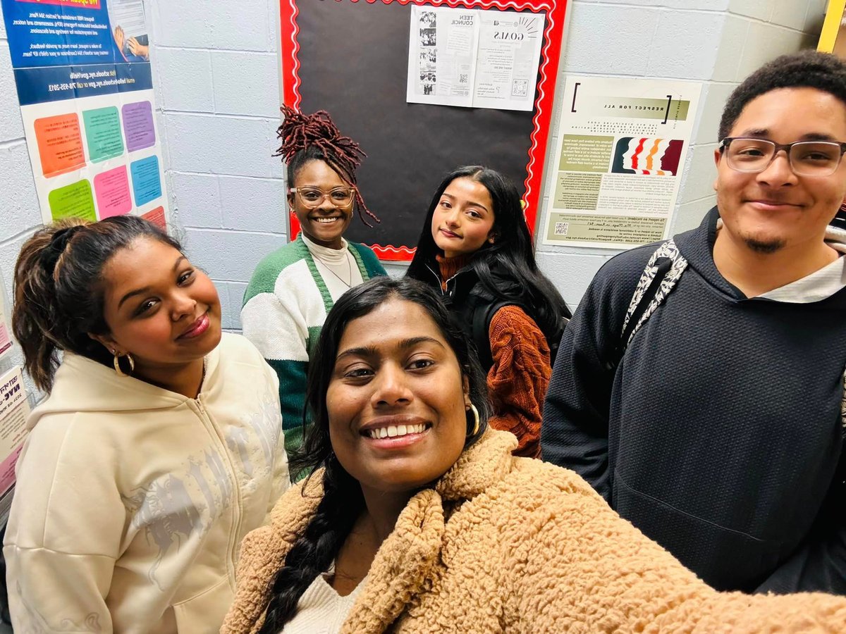 Leadersnyc's tweet photo. Busy day connecting with our students! 💫 Met Ally &amp; Christina at QHST, checked in with Saloni &amp; Jullian, visited Queens Prep, and caught up with Abdullah. Plus, great convo with Laura about upcoming workshops! 🌟 #TLNYC #LeadersInAction #SchoolVisits https://t.co/heutGYhNvk