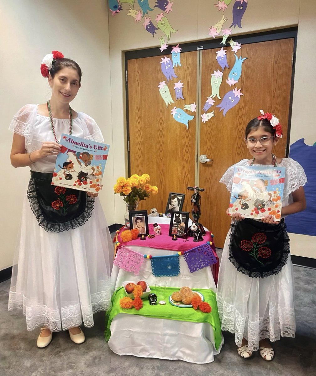 Mariana Ríos 🦋 ABUELITA'S GIFT OUT NOW (@marianariosrmz1) on Twitter photo Yesterday I dressed up like Julieta and Abuelita for a local library visit ♥️
This time, my kid dressed up too!
I love sharing these special moments with my family.
<a href="/KnopfBFYR/">Knopf BFYR</a>
#kidlit #pb #picturebook #latinaauthor #library #storytime #diademuertos #dayofthedead Yesterday I dressed up like Julieta and Abuelita for a local library visit ♥️
This time, my kid dressed up too!
I love sharing these special moments with my family.
<a href="/KnopfBFYR/">Knopf BFYR</a>
#kidlit #pb #picturebook #latinaauthor #library #storytime #diademuertos #dayofthedead