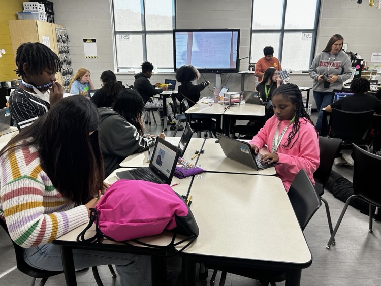 JohnLColbertMS's tweet photo. Our 6th graders visited the Fayetteville Public Library to hear from author, Greg Neri. They had such a great time that they wanted to showcase what they learned. Students from Mrs. Johnson’s ELA class explored their creativity to reflect on what they learned! #JLCMS https://t.co/TLVas5WLBK