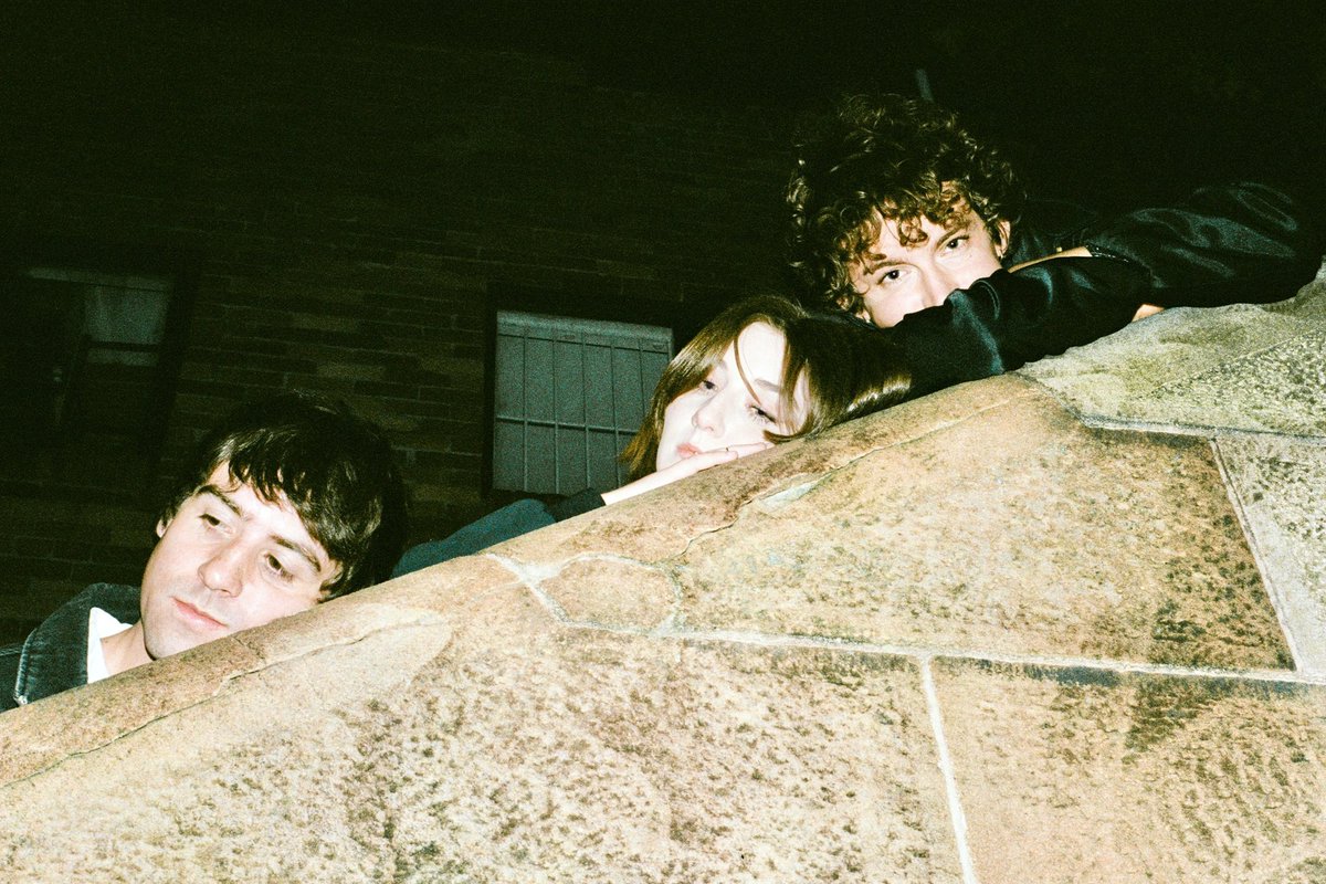 ‘i’m never gonna let myself fall for you’ 🤍
Melbourne is out now 🏙️
Photos by Christine Yau 🖤