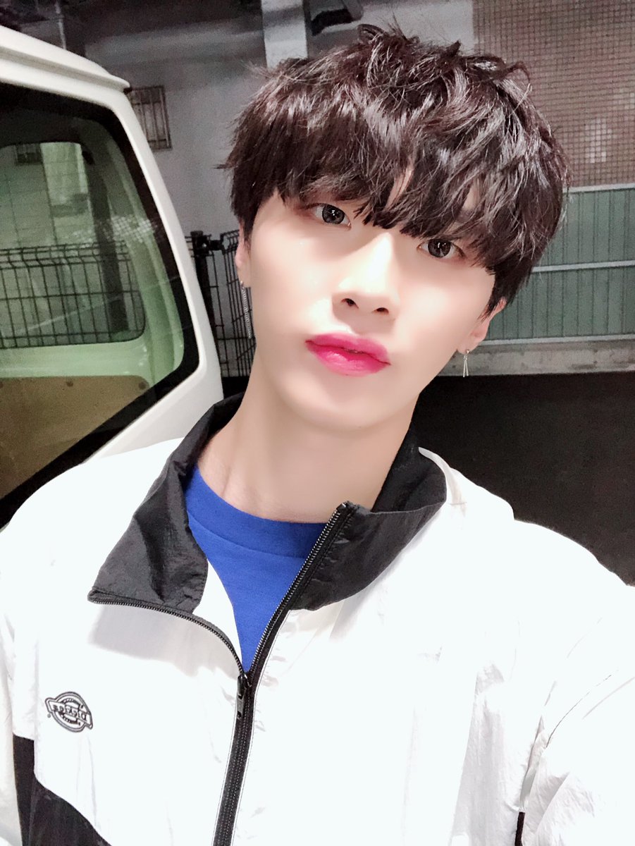 UpdateKBoys's tweet photo. 🎉🎂 Hoje, o Sign do MAP6, está completando 30 anos. Parabéns!
Nós desejamos um feliz aniversário, muita saúde e sucesso em sua carreira! 🥳✨
HAPPY SIGN DAY
#HAPPYSIGNDAY
#MAP6 #맵식스
#SIGN #싸인 https://t.co/l58PgvmB6f