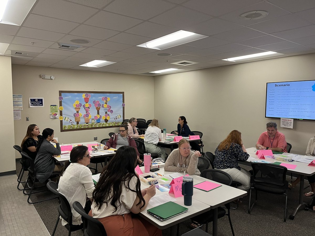 These wonderful Pasco Educators brought great energy with them this morning! We brainstormed ways to support a compassionate classroom. Such a collaborative and positive group!! ❤️