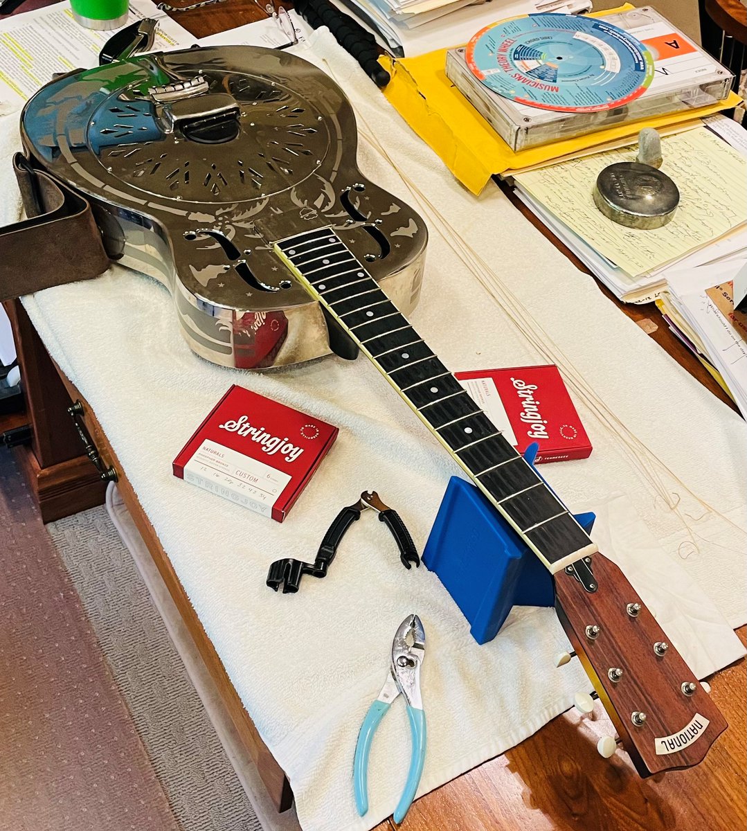 I have 5 guitars: A Martin Pegasus and National rez for gigs,  a backup Taylor, an heirloom custom &amp; an old lawsuit Tak 12. Every year or two, without fail (except for the 12-string), I restring whether they need it or not.🤣the 12 is on a leap year schedule.
#Guitar #Blues