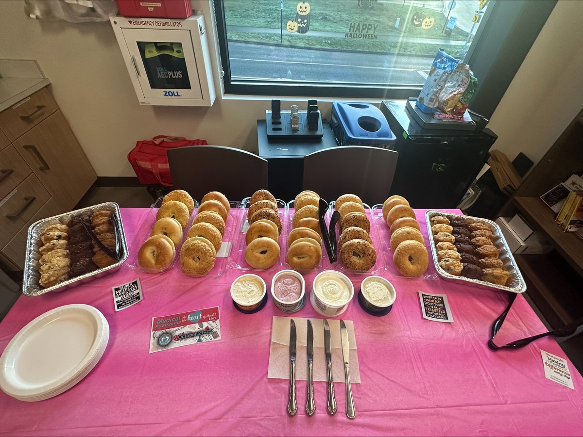 masonhealthfou1's tweet image. Medical assistants are the backbone of Mason Clinic! 🙌 #MedicalAssistantRecognitionWeek #MARWeek @AAMAOfficial

🎉Mason Health thanks all of our certified medical assistants for bridging the gap between patients and quality care!  #HealthcareHeroes #PatientCare