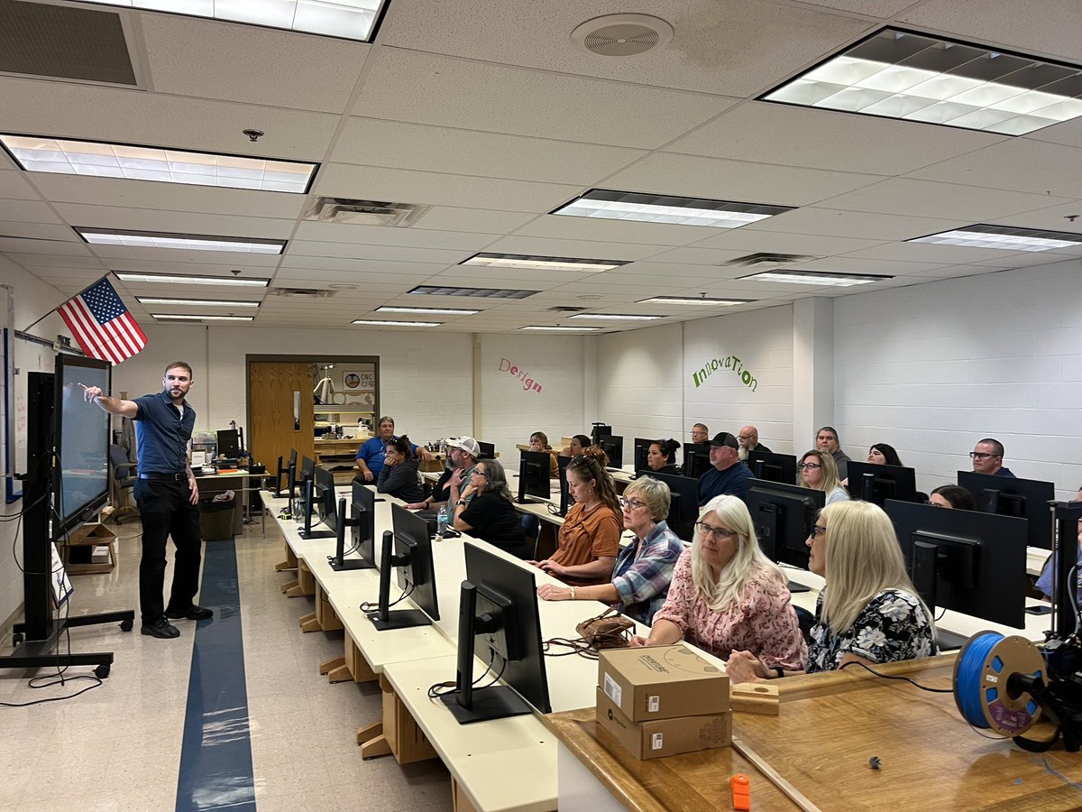 dr_zebrasky's tweet image. First session of the Adult Fall Evening Classes!  Great opportunity for adults and community members to learn new skills.  #ctethsadultclasses @thstrinitypride @TRINITY_MLUCAS @DKnause5 @TrinityAreaSD @Prentice_Fablab @TrinityHSTech