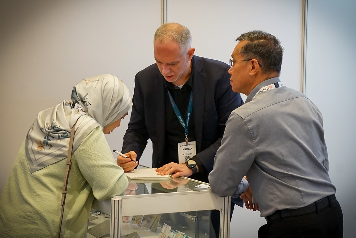 IdentityWeek_ID's tweet image. Day 2 of the Identity Week Asia Expo floor is in full swing! 🎉
With innovative technologies and groundbreaking solutions on display, there's no better place to explore the future of identity in APAC. From biometric advancements to AI-driven security systems, the expo is…