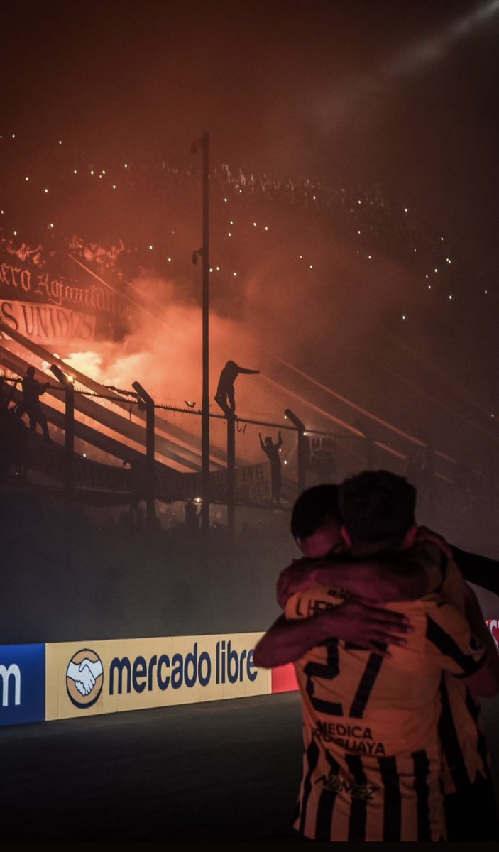 SEPAN LOS NACIDOS
 Y LOS QUE ESTÁN POR NACER 
   QUE NACIMOS PARA VENCER
     Y NO PARA SER VENCIDOS