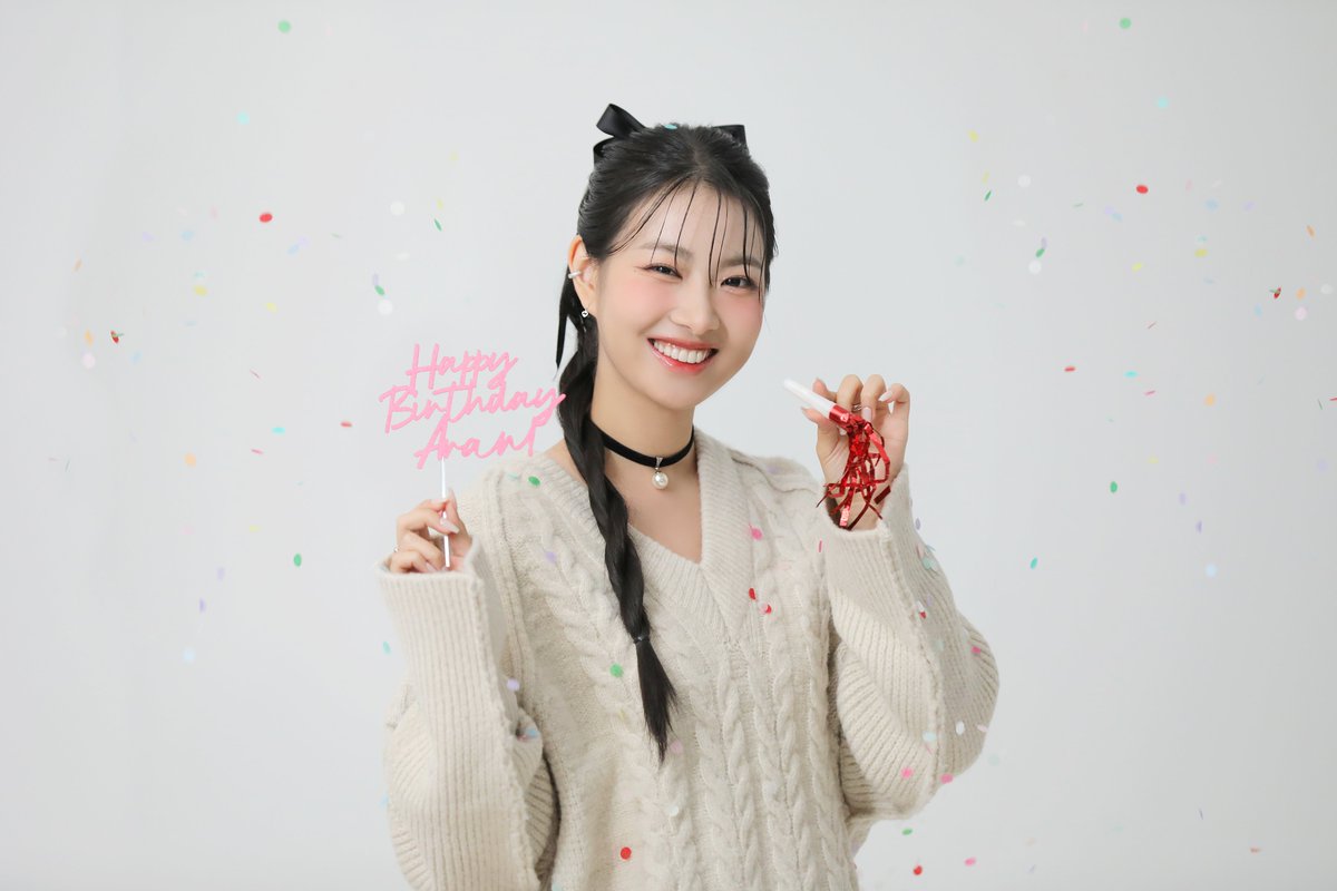 ablume_official's tweet photo. [Inside the Scenes]
아란의 생일 포토 촬영 현장 - (2)

#ablume #어블룸
#ARAN #아란 https://t.co/aVyuTOvx6a