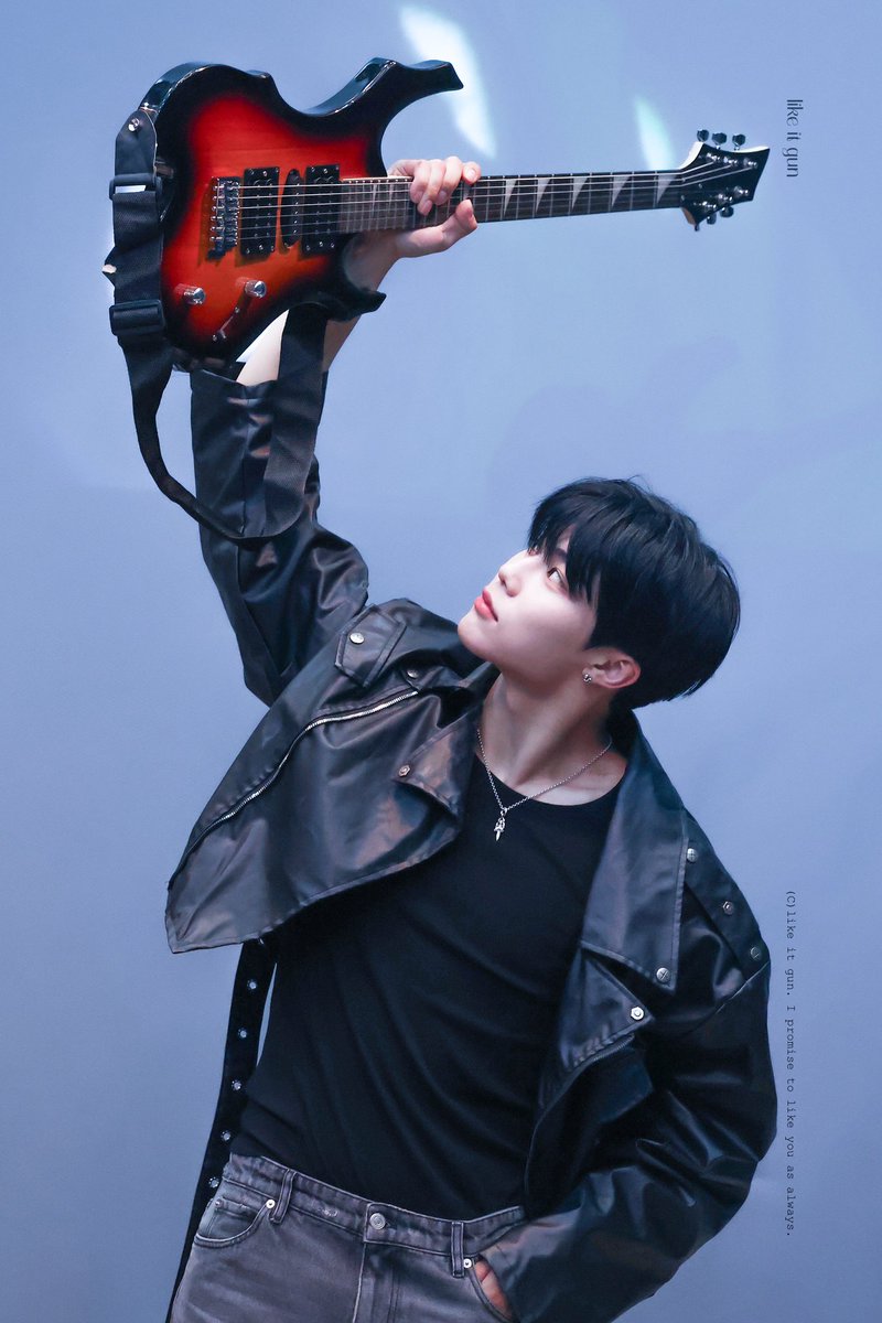 241021

❤️‍🔥🎸

#박건욱 #PARKGUNWOOK #朴乾旭 #ZB1 #ZEROBASEONE #제로베이스원 #パクゴヌク