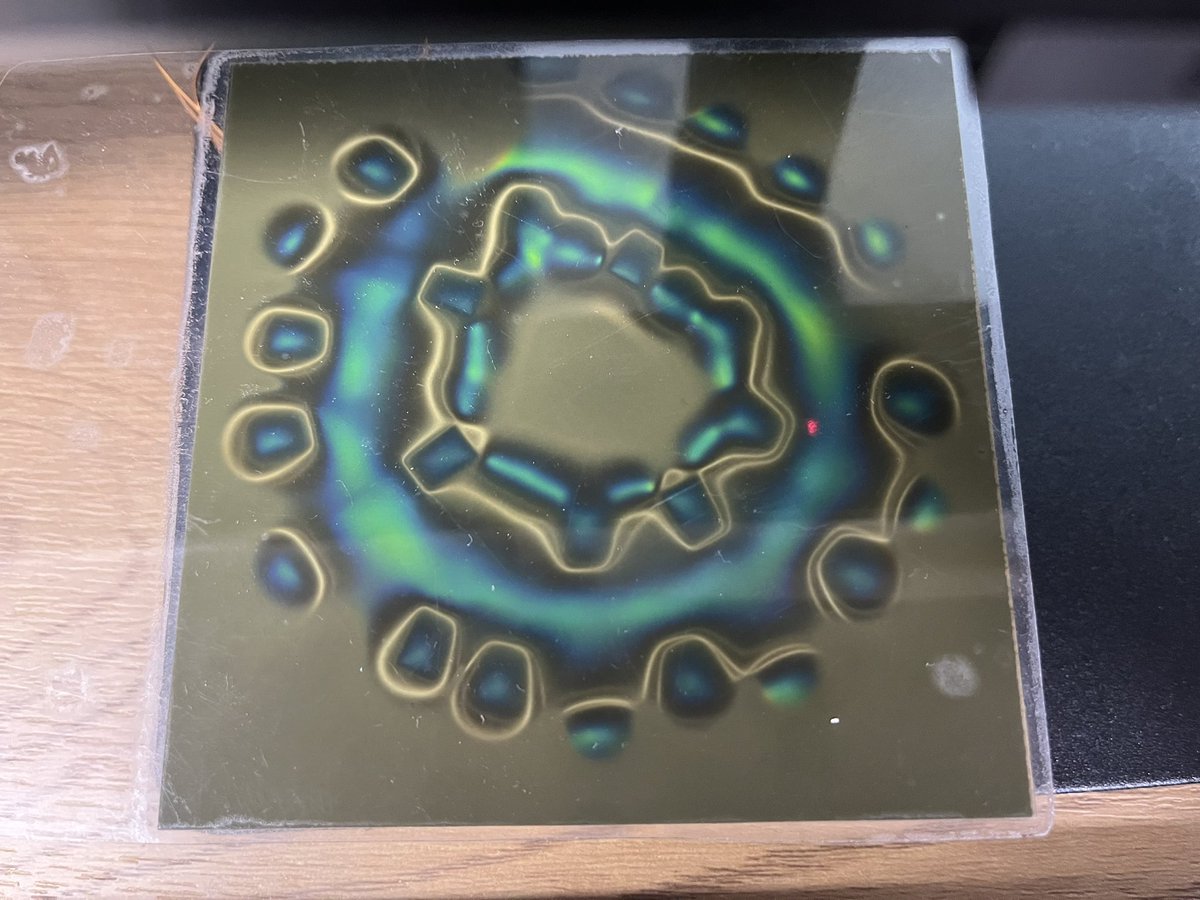 KangWellness's tweet photo. #FusionReactor #magneticfield #plasma #confinement #monopole 

One ideal plasma confinement in a torus shape fusion reactor (Tokamak type) example 
by intertwined South Polarity Monopole magnetic fields combined as one made of our monopole generators https://t.co/mO2p81h0ke