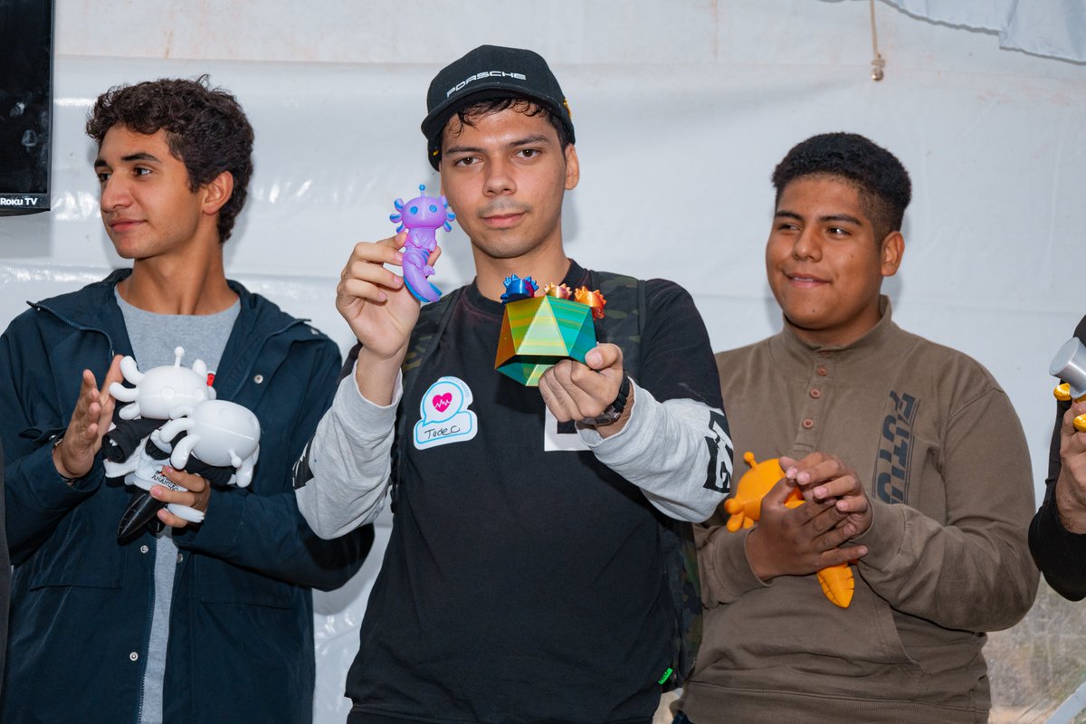 ¡Felicidades a todos los que trajeron su ajolote impreso a la #MakerFaireCDMX 2024! 🎉 Y un aplauso especial a los ganadores del concurso. 🏆

¡Prepárate para participar en la próxima edición y muestra tu talento maker! 🚀

#Innovación #AjoloteMaker #Creatividad