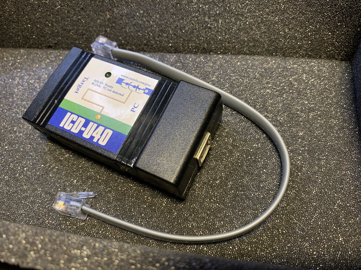 _BehindTheCode's tweet image. Busting out the “CCS Microchip” ICD-U40 debugger unit for some component analysis and testing.

This is a USB programmer and debugger which targets the PIC 18F4550 model chip, as shown here on this CCS development board.😎🤘#DigitalElectronics #Microcontrollers #Electronics…