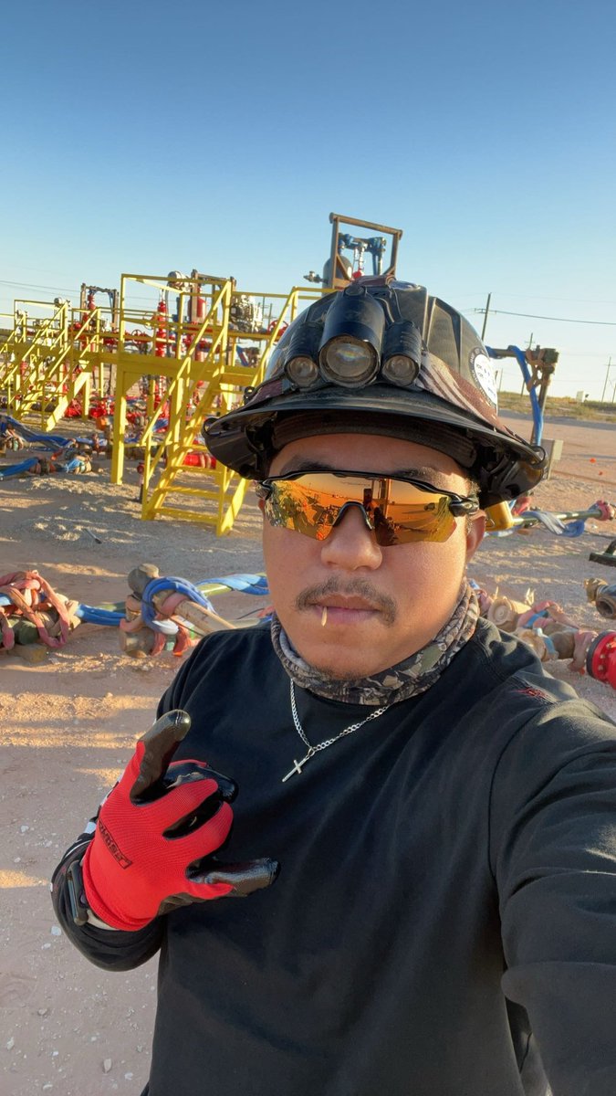 KrisAndrews24's tweet image. You know the vibes gotta stay grindin for 2024 baby #Production #FlowBk #WellTesting #NewMexico #Nights #Sheesh 🤘🏾🤑