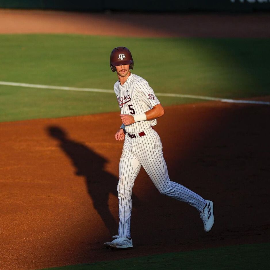 D1Baseball (@d1baseball) on Twitter photo "As a long, athletic middle infielder who can impact the baseball right away, <a href="/FarrSawyer/">Sawyer Farr</a> is the type of freshman who won’t have to wait long to handle a prominent role."
Read more on Farr and other <a href="/AggieBaseball/">Texas A&M Baseball</a> newcomers to know ⤵️
🔗 buff.ly/4hi8cYc "As a long, athletic middle infielder who can impact the baseball right away, <a href="/FarrSawyer/">Sawyer Farr</a> is the type of freshman who won’t have to wait long to handle a prominent role."
Read more on Farr and other <a href="/AggieBaseball/">Texas A&M Baseball</a> newcomers to know ⤵️
🔗 buff.ly/4hi8cYc