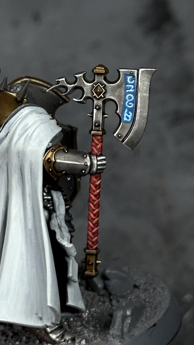 The work continues… thinking I’m like the red much more… #WIP #paintingwarhammer #warhammeraos #akinteractive