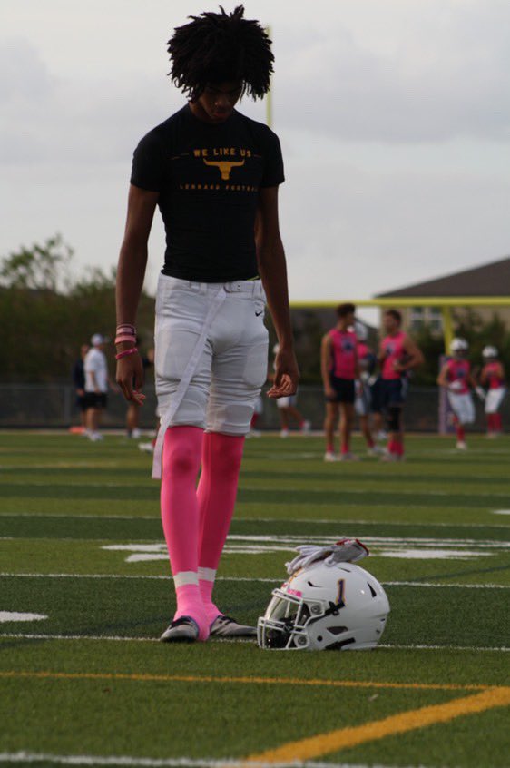 Mekhiwilliams__'s tweet photo. School: Lennard high school 📚
GPA: 3.6 📚
Height: 6’2💪🏽
Weight: 170💪🏽
Position: FS, ATH 🏈🏟️
Interceptions: 6 📕
Tackles: 19
FF: 1 💪🏽
#1 in Tampa Florida for interceptions 🏆
#RecordHolder🏆
Offers: 4
@H2_Recruiting @CoachMcClain73  @Coach_KBjr https://t.co/MEoHgK9x1z