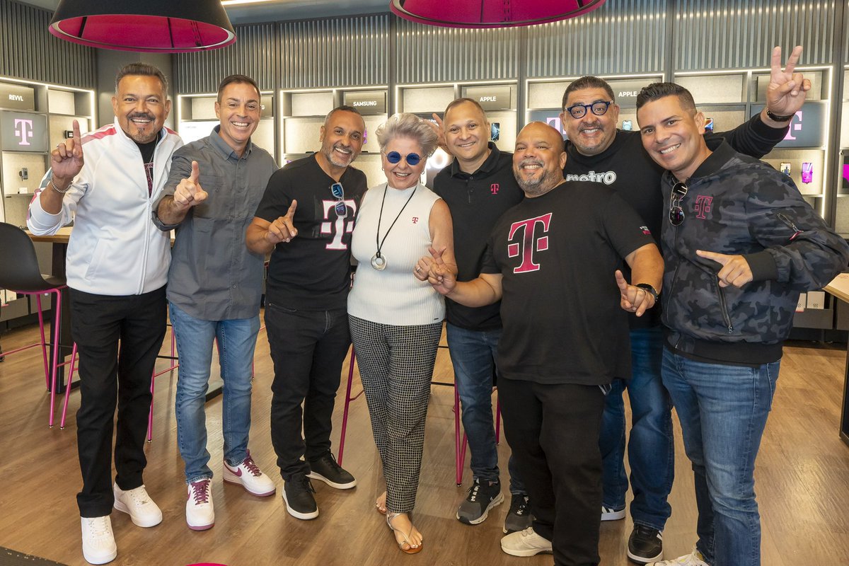 Wency Ann Baerga (@wencybaerga) on Twitter photo Finalmente, nuestra primera “Experience Store” <a href="/TMobilePR/">T-Mobile Puerto Rico</a> 💕🇵🇷💕🇵🇷💕
Liderato de primera- <a href="/arlyne_marrero/">Arlyne Marrero</a> y su equipo de EXPERTOS comprometidos con 🇵🇷 Puerto Rico - con los mejores productos - tecnología de avanzada y la Red 5G #1 en el mundo
👏🏼Venga, #novamosaparar 🇵🇷🇵🇷🇵🇷 Finalmente, nuestra primera “Experience Store” <a href="/TMobilePR/">T-Mobile Puerto Rico</a> 💕🇵🇷💕🇵🇷💕
Liderato de primera- <a href="/arlyne_marrero/">Arlyne Marrero</a> y su equipo de EXPERTOS comprometidos con 🇵🇷 Puerto Rico - con los mejores productos - tecnología de avanzada y la Red 5G #1 en el mundo
👏🏼Venga, #novamosaparar 🇵🇷🇵🇷🇵🇷