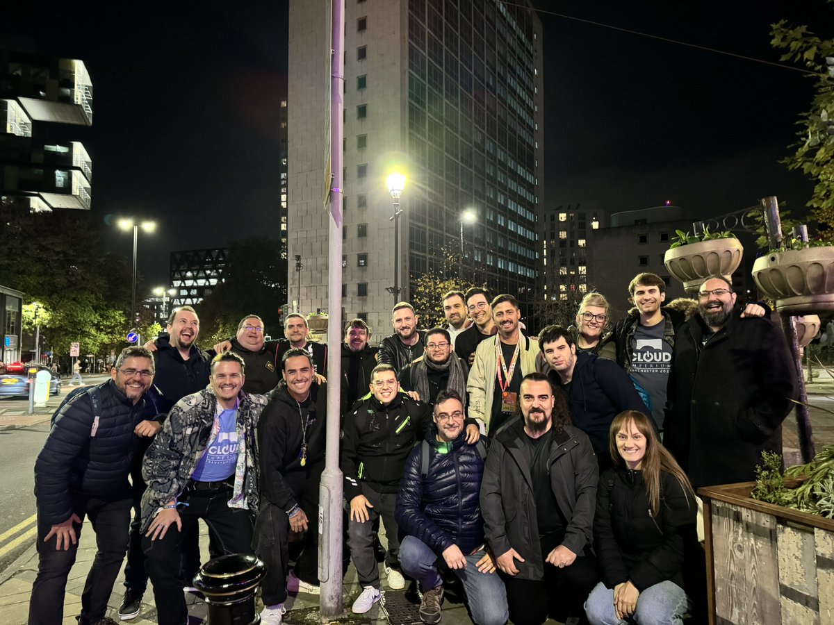 JCross4u's tweet image. #StarCitizen #CitizenCon2954 Spectacular experience and great company