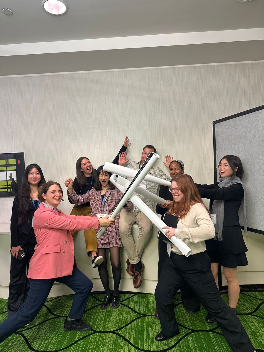 The lovely Park Lab group at #SRP2024 <a href="/srp_science/">Society for Research in Psychopathology</a> We all enjoyed the conference so much🥳👏😍