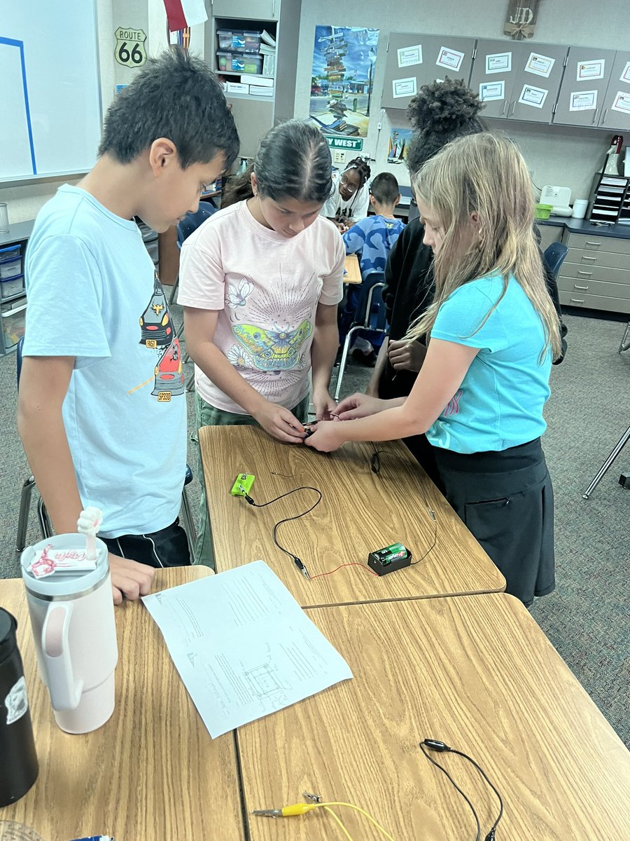 Students <a href="/McGowenES/">McGowen Elementary</a> used the Engineering Design Process to plan and construct a circuit to light up two bulbs at once! <a href="/McKinneySTEAM/">MISD STEAM</a> <a href="/Kimwestmal/">Kimberly Luyster</a> #teammckinney #wearemckinney #sciencerules