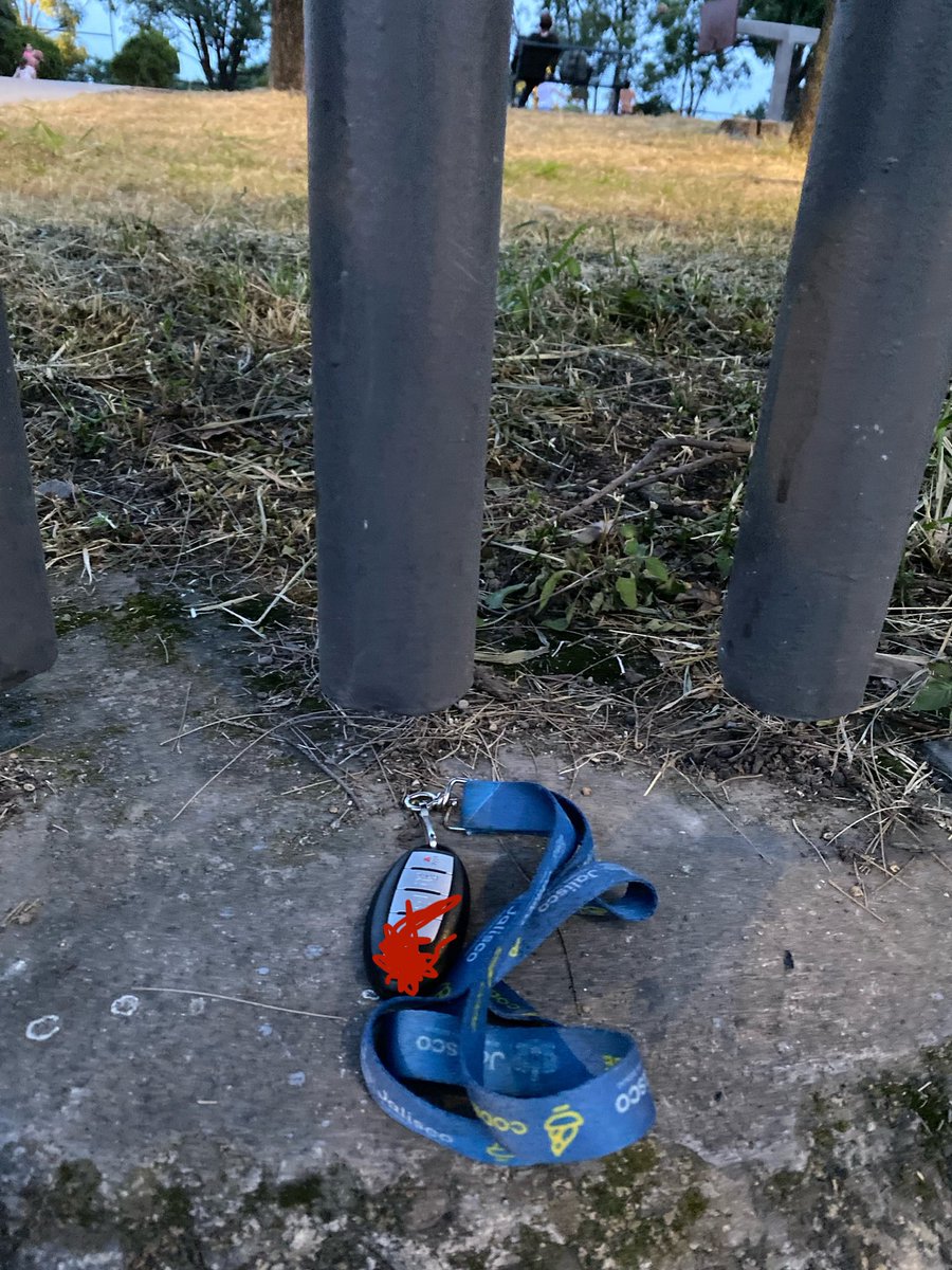 sacaelwhisky_07's tweet image. @Trafico_ZMG Se te tiró tu llave afuera de la unidad por colon. Te esperé un momento, pero no se quien seas… quedaré atento