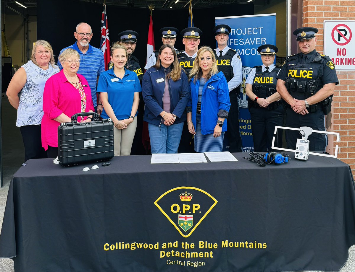 Andrea_Khanjin's tweet photo. Thank you @alzsimcoe and @OPP_CR for collaboration on #ProjectLifesaverSimcoe to ensure safety and well-being of at-risk vulnerable residents in our region.
Both @BarriePolice and @SouthSimcoePS are a part of the search & rescue program.
Learn more: https://t.co/64Db9PPHu8 https://t.co/nIn74BHYp7