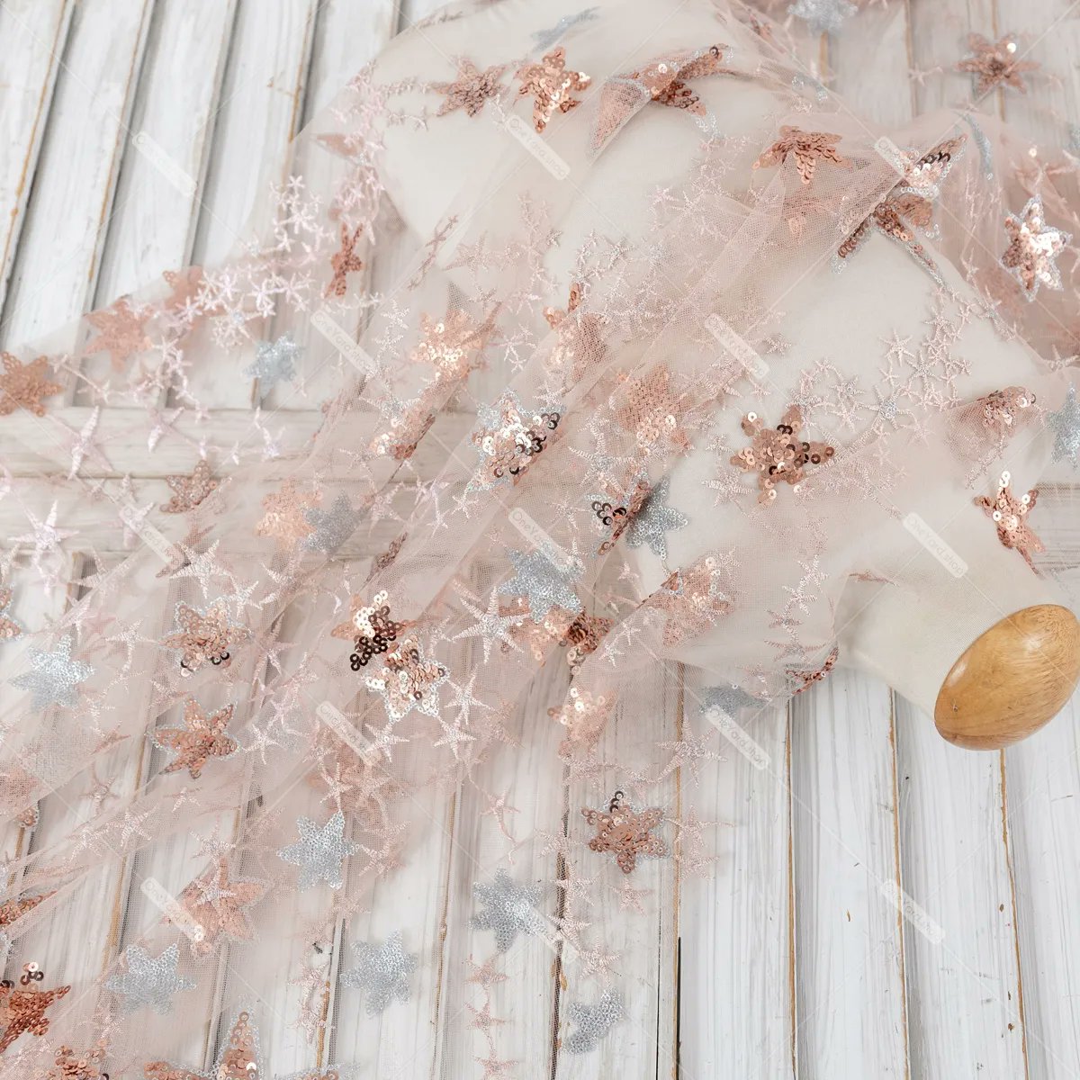 oneyard_fabric's tweet image. Beautiful rose gold sequin star and embroidered star mesh fabric with silver glitter star details. This rose gold star fabric is ideal for tailoring dreamy dresses, gift wrapping, costumes, etc.
#rosegold #sequin #starpattern #mesh #fabric #cheapfabric #backdrop #OneYard